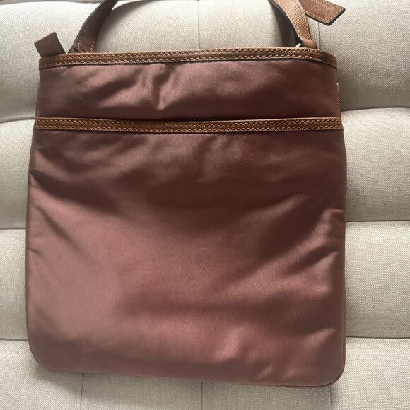 ✨ Michael Kors Kempton Large Pocket Crossbody — Never Used, Light Storage Wear ✨ - Picture 5 of 9